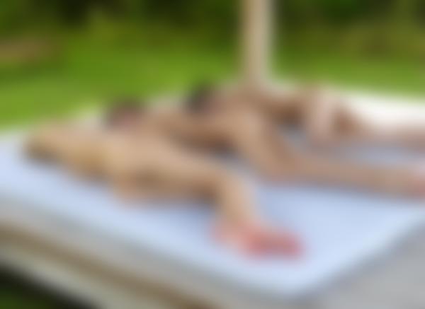 Kuva #11 galleriasta Angelica, Anna S, Paulina seesteisyys