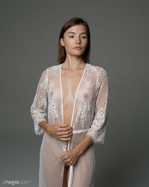 Image #1 from the gallery Ani undressing