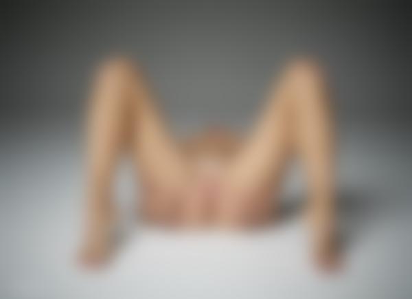 Image #11 from the gallery Ani undressing