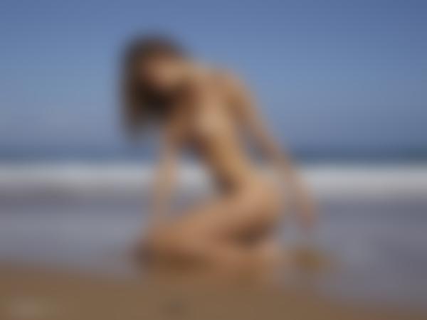 Immagine n.8 dalla galleria La ragazza della spiaggia di Anna L