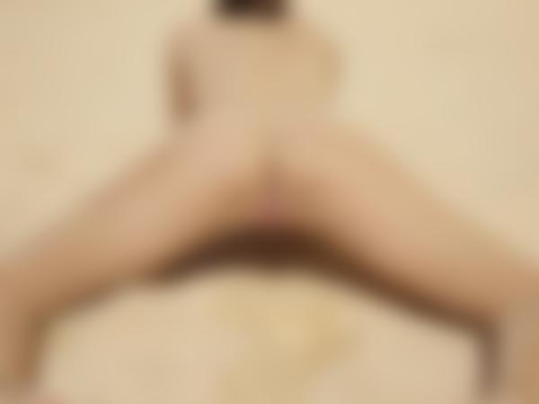 Image #11 from the gallery Anna L hot and sandy
