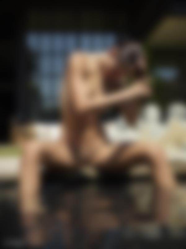 Image #9 from the gallery Anna L naked and glistening