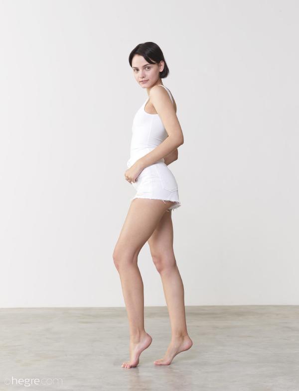 Image #5 from the gallery Ariel white innocence