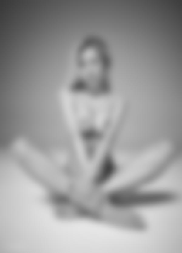 图片 #10 来自画廊 Darina L B&amp;W 徕卡裸体