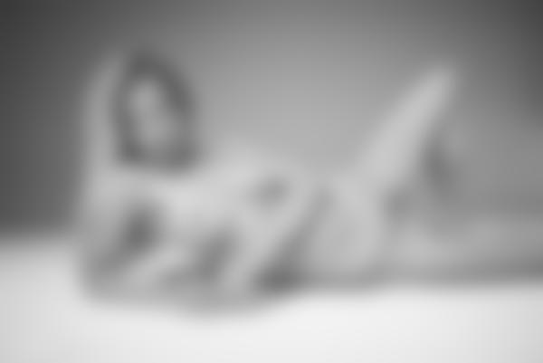 Image #11 from the gallery Darina L Leica monochrom