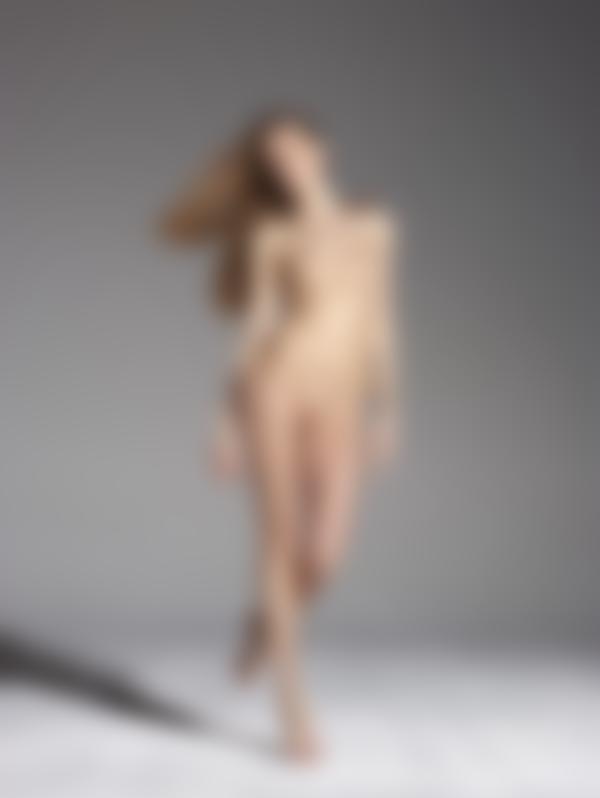 Image #8 from the gallery Emma fashion nudes
