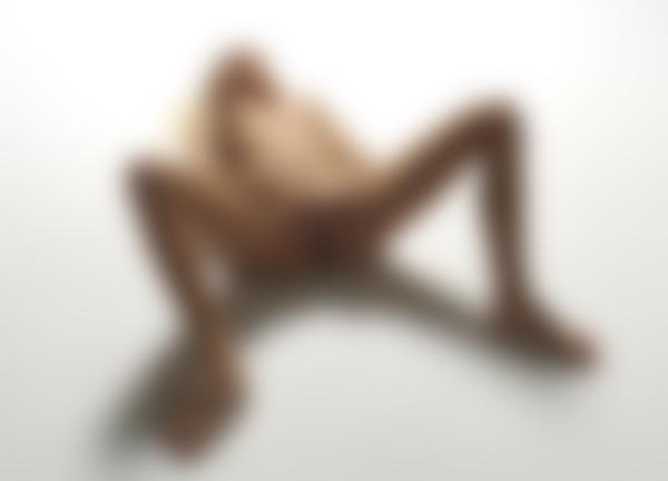 Image #9 from the gallery Erica F floor show