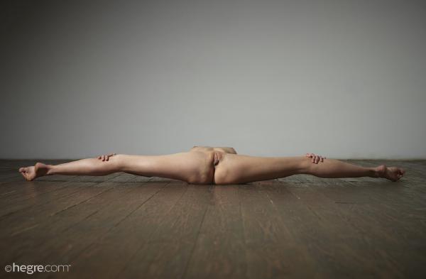 Image #5 from the gallery Eva female flexion