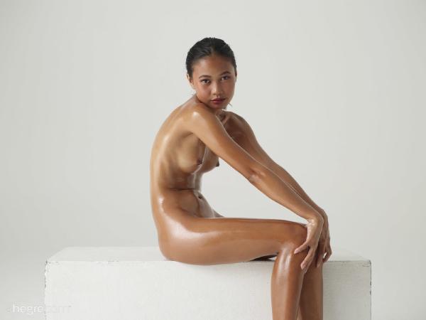 Image #4 from the gallery Hiromi body glow