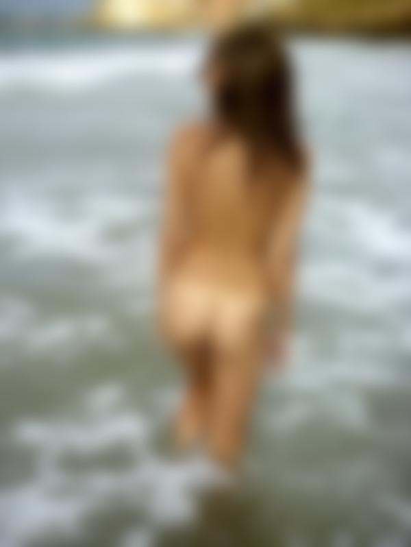 Image #8 from the gallery Karina beach body
