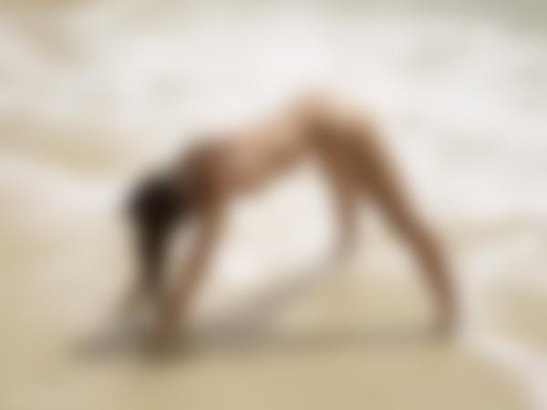 Image #8 from the gallery Mira beach nudes