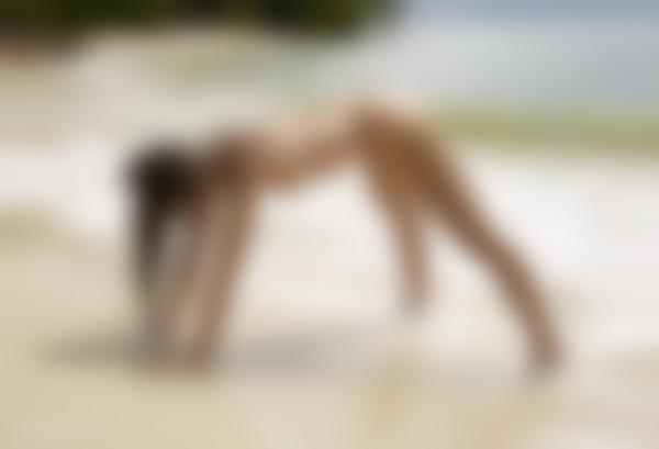 Image #10 from the gallery Mira beach nudes