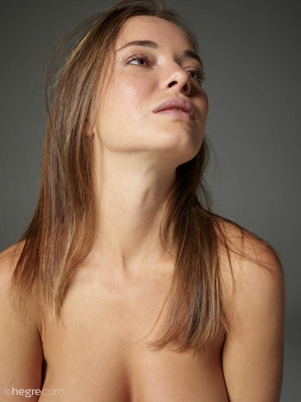 Image #3 from the gallery Natalia A studio nudes
