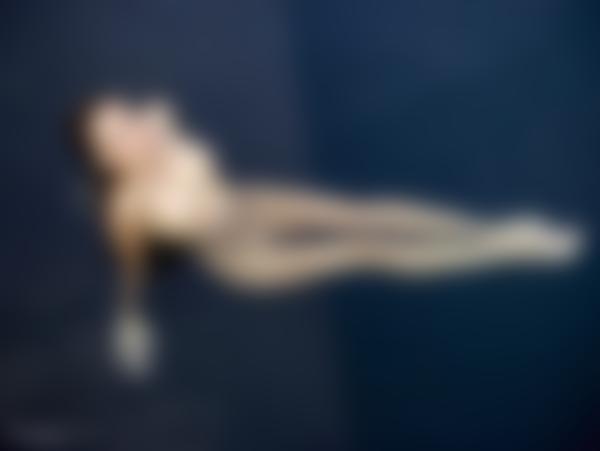 Image #11 from the gallery Sonya skinny dipping